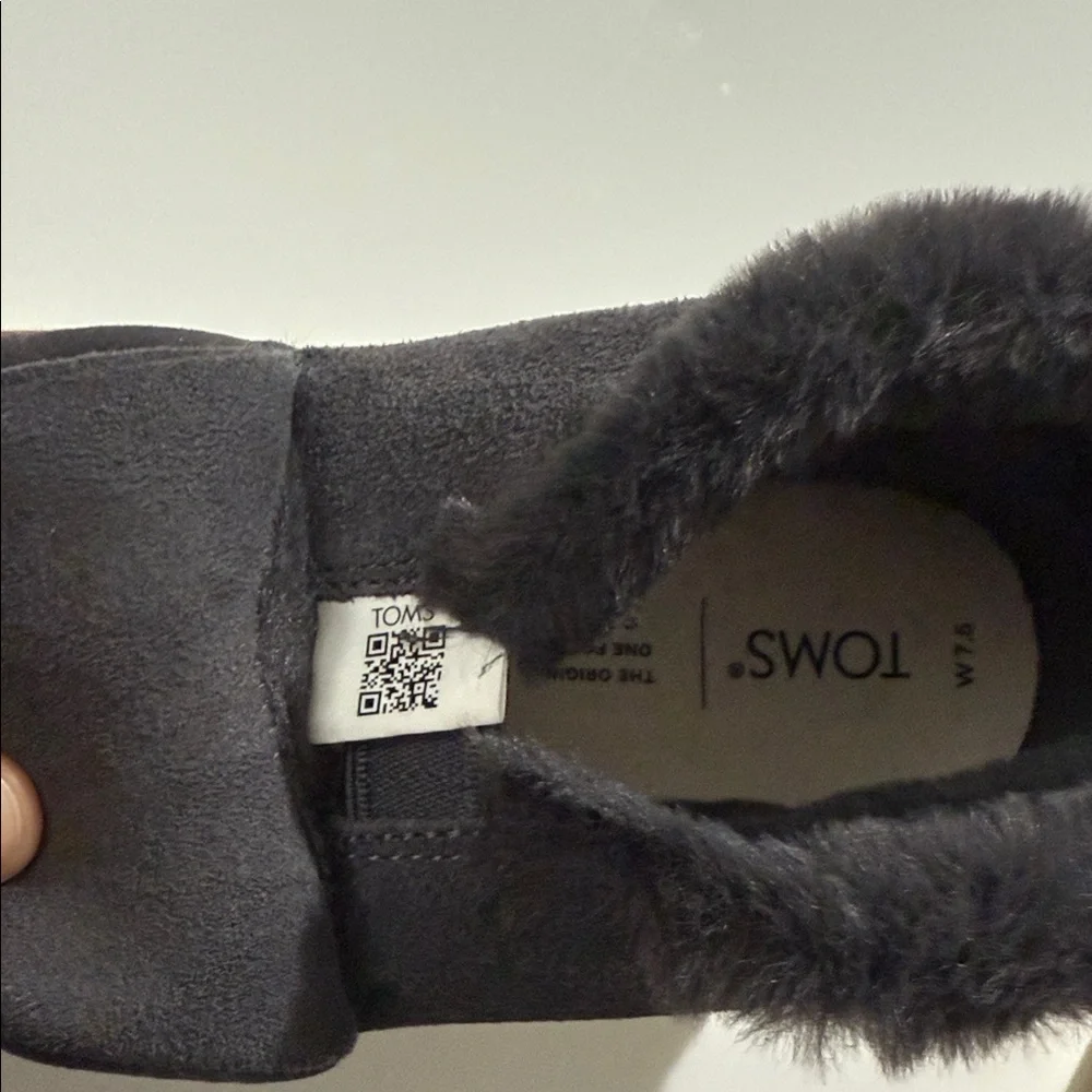 Toms Paxton Booties Womens 7.5 Slip-On Water Resistant Gray Suede Fur Lined